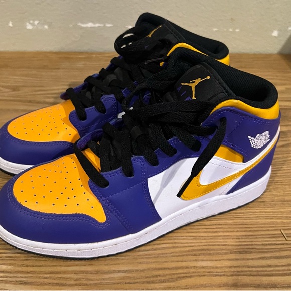 Nike Black and Purple Sneakers - Picture 1 of 8
